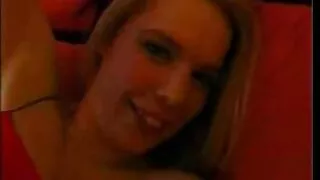 මෝටර් රථය තුළ, රුසියානු brunette gives a pot-bellied man