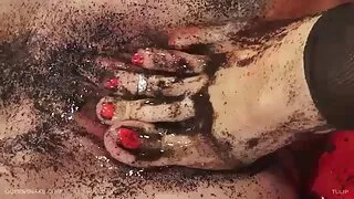 ත්රී බී. බී., assed මිනිසුන් සමූහයක් සමග බහරේන් ඇති