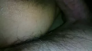 කළු මිනිසා සමග ඡායාරූප සැසිය orgasm කිරීමට දූෂිත මගුලකට ගියා